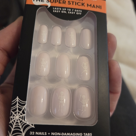 Spooky Boogie Bones Press-On Nails - Pink - Picture 3 of 3